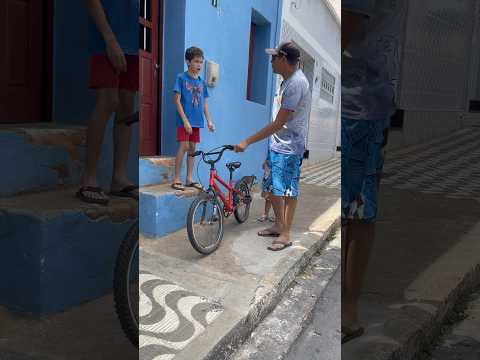 O cara levou a bicicleta dele #comedia #humor