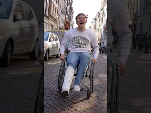 Rolstoeltikkertje 😂 Snap jij hem? 🤔