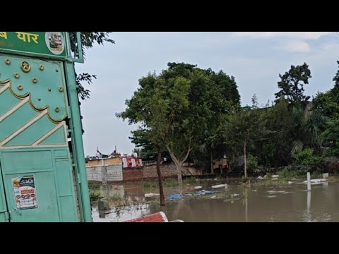 जैतपुर खड्डा कॉलोनी मैं घरों में ही नहीं कब्रिस्तान और मजार में भी पानी भरा करोड़ों का नुकसानjaitpur