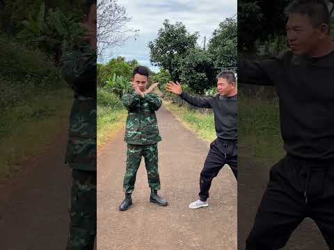 [50] self defense while slapped [THAO SELF DEFENSE] #shorts #vothuat #kungfu #martialarts #kravmaga