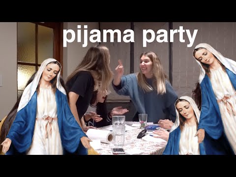 pijamada con un par de virgenes