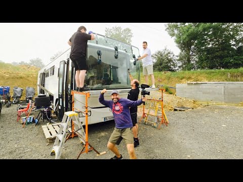 Pose du nouveau pare brise sous une chaleur écrasante !!!