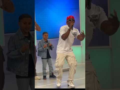 Angi Fire, El Piky, Dejavu Y Yo Cantamos En Televisi贸n! ?