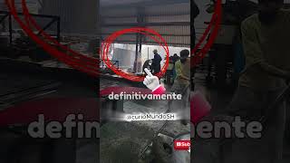 Este hombre casi pierde su trabajo.