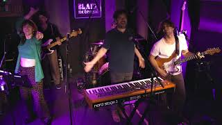 ¡De los 2000 hasta Hoy con C3PO Covers Band!