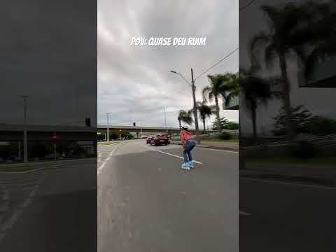 Por pouco!😅 #patins #patinadora #patinsstreet #nicolymachaddo