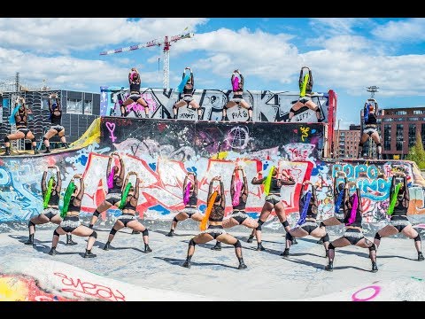 Super Summer Twerk / Tinze feat. Tinze Twerkers & Twrk Crew by Tinze