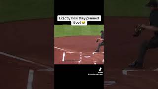 This play went exactly how the Mets planned 😂 #mlb #youtubeshorts