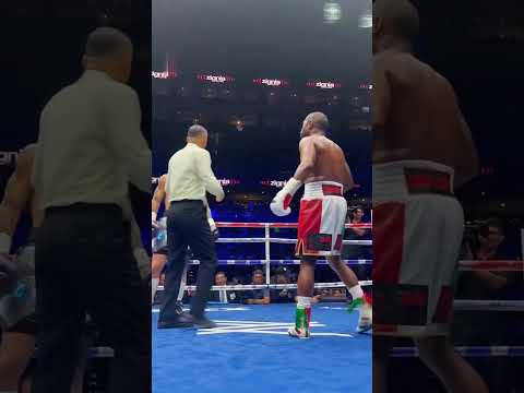 Floyd replaced a Referee mid fight!#boxing #floydmayweather