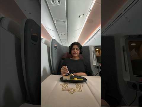 What i ate on my flight to Paris🇫🇷