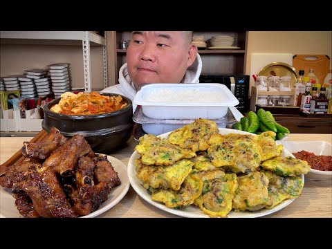 감기땜에 입 맛이 너무 없네요.. 갈비찜+굴전+돼지김치찌개+밥3개+땡초 감기먹방 MUKBANG