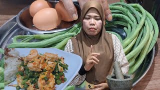 Kacang panjang goreng belacan.