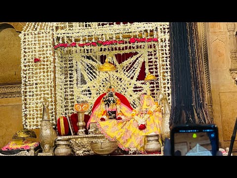 Mere phochte hi mandir k dwaar band hogaye