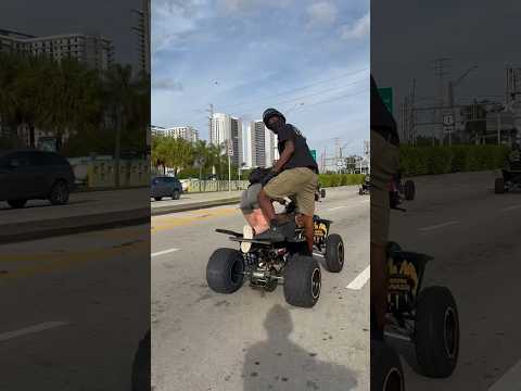 Bo keep him some yeeks on the bike 🤣💪🏾