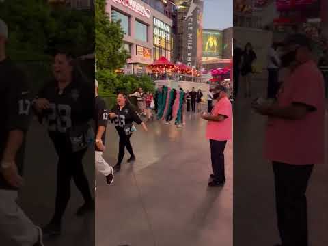 Las Vegas Snappers on the Strip scam and hustle tourists with fake advertisements of girls & escorts