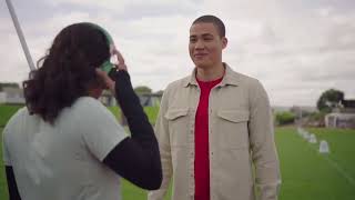 Power Rangers Dino Fury | Zayto hace una entrevista de trabajo en BuzzBlast