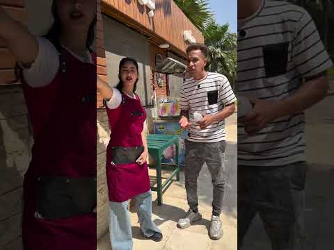 يخلق من الشبه أربعين بس مش مكان واحد🤷🏻‍♂️🤣