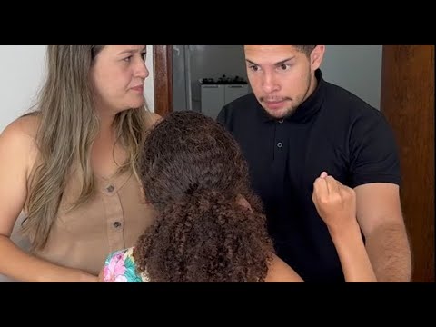 A Menina Repreendida pela Mãe Encontra a Bíblia e Dá uma Lição de Vida a Todos!