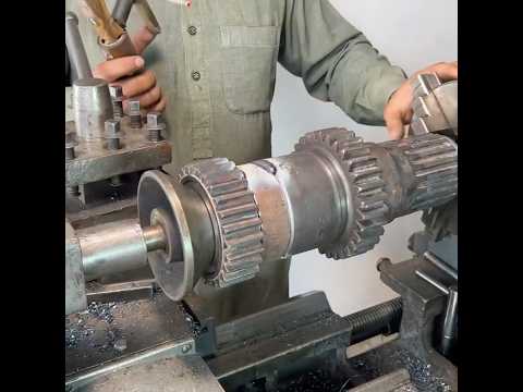 Caterpillar gear Broker #viralvideo #catterpillar #repair #broken #growmyaccount #ytshort #forupage