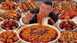 【爆辣火鸡面】猴哥挑战爆辣火鸡面！搭配肉肠猛炫一通，辣得浑身冒汗，越吃越爽！【胖猴仔】