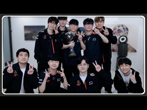 세계 대회 우승 트로피를 가져온 T1 선수들!