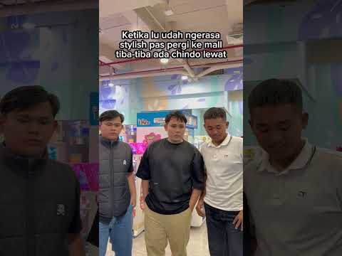 dengan style kaos dan celana pendek nya #pov #memes #parodi