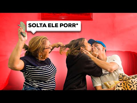 FINGIMOS SER NAMORADOS NA FRENTE DA MÃE DO MEU AMIGO!! ( TROLLAGEM )
