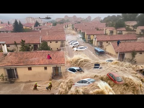 Mass Evacuation in Bulgaria! Flash Flood Sweeps Elenite Resort into the Sea, People Trapped