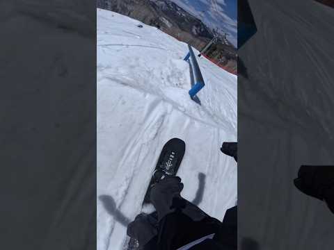 Broken board doesn't stop the sesh! ๐