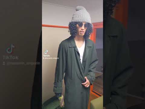 一目見に来た元海軍大将青キジ