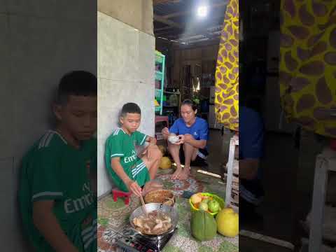 BaTilt trổ tài làm GÀ CHIÊN MIRINDA mời Ba | Thanh Tiger