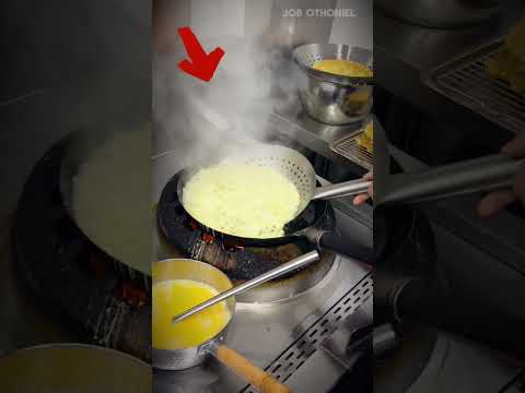 ¡Increíble! El secreto detrás del huevo frito perfecto 🤔🍳 #youtubeshorts #shorts