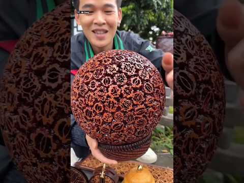 Pria ini jadi terkenal karena anyaman bambu