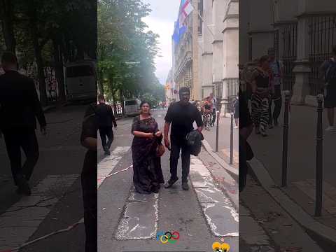 పారిస్ లో చిరంజీవి, శ్రీమతి సురేఖ ❤️😍 | #chiranjeevi #surekha #paris #cute #love #trending #shorts