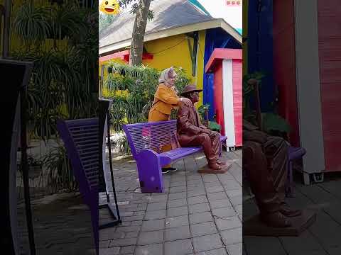 Statue prank #funny #fypyoutube #fyp #pranks #funnyshorts #funnymoments