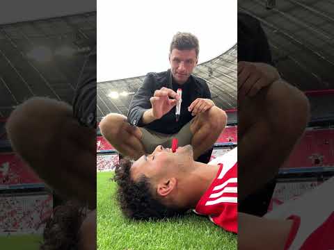 @YounesZarou kommt schon auf verrückte Ideen für Videos 😀 #shorts #fcbayern #yzfamily #esmuellert
