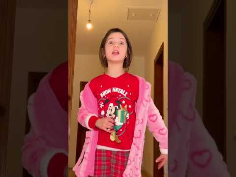 Aurora fa finta di star male e papà mike la scopre #shorts