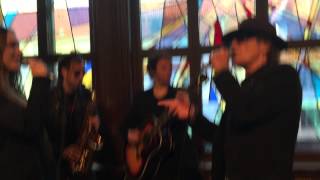 Udo Lindenberg und Josephin Busch im Rathaus Berlin Pankow mit dem Lied "Gegen die Strömung"