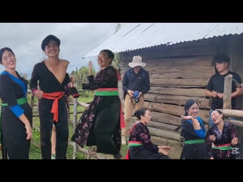 Choj raug khawv koob dua ntau niam ntau nkauj iab ua luag ua luag