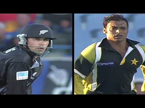 Injured Shoaib Akhtar Bowling With Great Pace Vs NZ - Great Fast Bowling