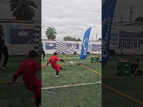 Golazo?🤔 #futbol #trivia #golazo #porteros #viralvideo #partido #skills #viralshorts #gol #viral