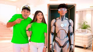 Jason Pretends to be a Real Robot