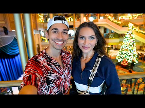 Christmas On A Disney Cruise, I Don't Recommend It - Disney Treasure | Palo Dinner