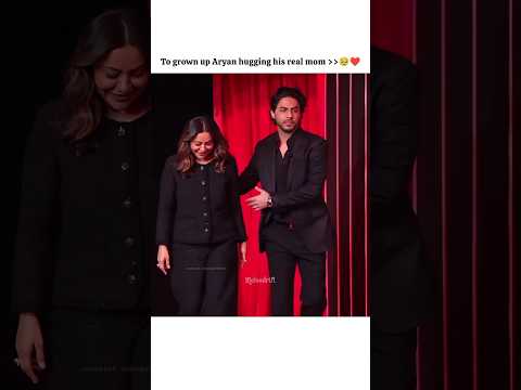 I can still see a proud mom hugging his little one 🥺❤ #shorts #shortvideo #aryankhan #gaurikhan #srk