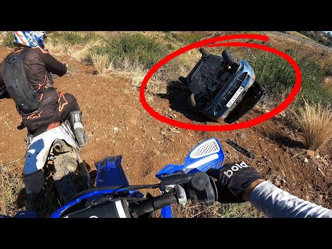 Encontramos un Coche Volcado haciendo Enduro