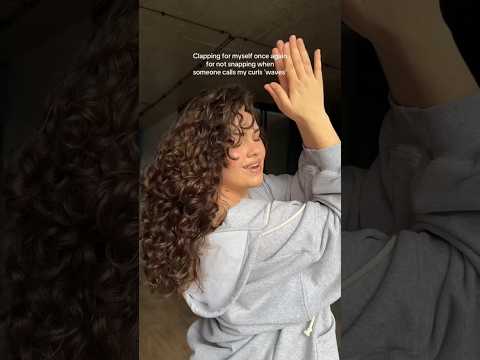 I applaud myself every single day ay this point🙈 #curlyqueen #curlygirl #curlygirlmethod #longcurly