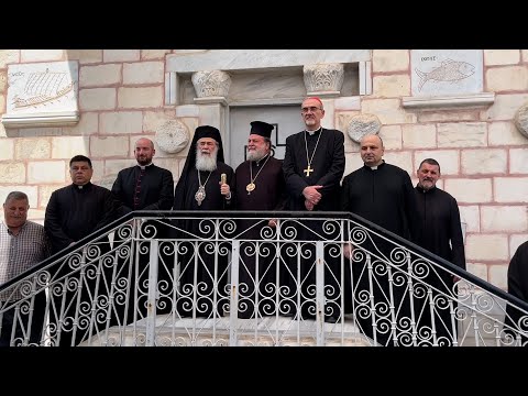البطريرك ثيوفيلوس الثالث والكاردينال بيتسابالا يزوران كنيسة العائلة المقدسة بغزة بعد تعرضها للقصف
