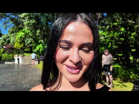 Piscinas, bikinis y actitud. El verano vive aquí #humor