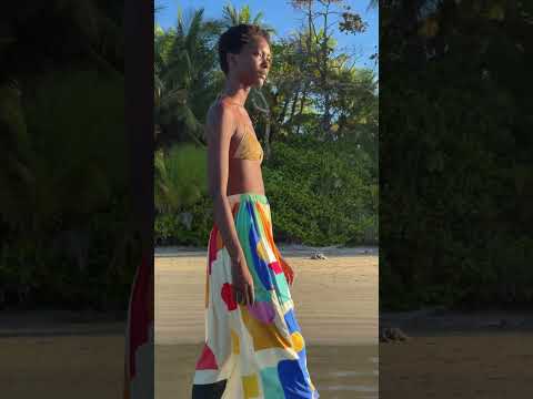 CREAMY SPEECH  SKIRT video