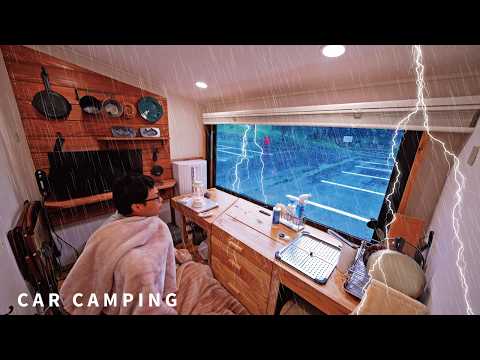 [Car camping in heavy rain] Sleeping in the car on the eve of a typhoon. The sound of heavy rain